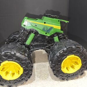 John Deere Monster Treads Shake 'n Sounds Combine (it's missing)  lights & sound